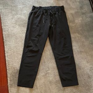Lululemon black on the fly pants